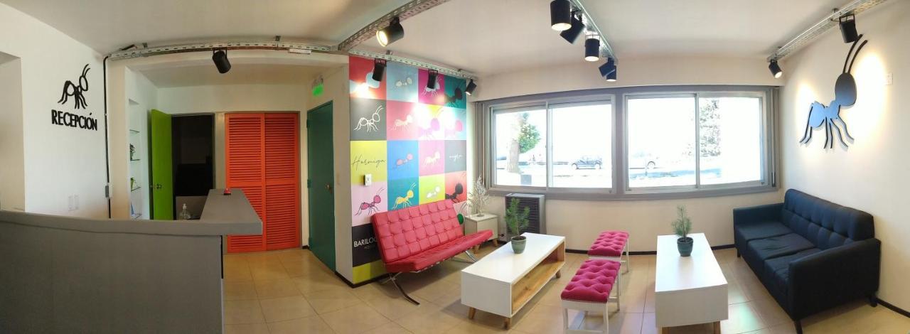 סן קרלוס דה ברילוצ'ה Hostel Hormiga Negra מראה חיצוני תמונה