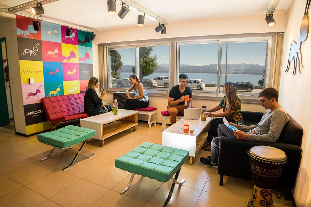 סן קרלוס דה ברילוצ'ה Hostel Hormiga Negra מראה חיצוני תמונה